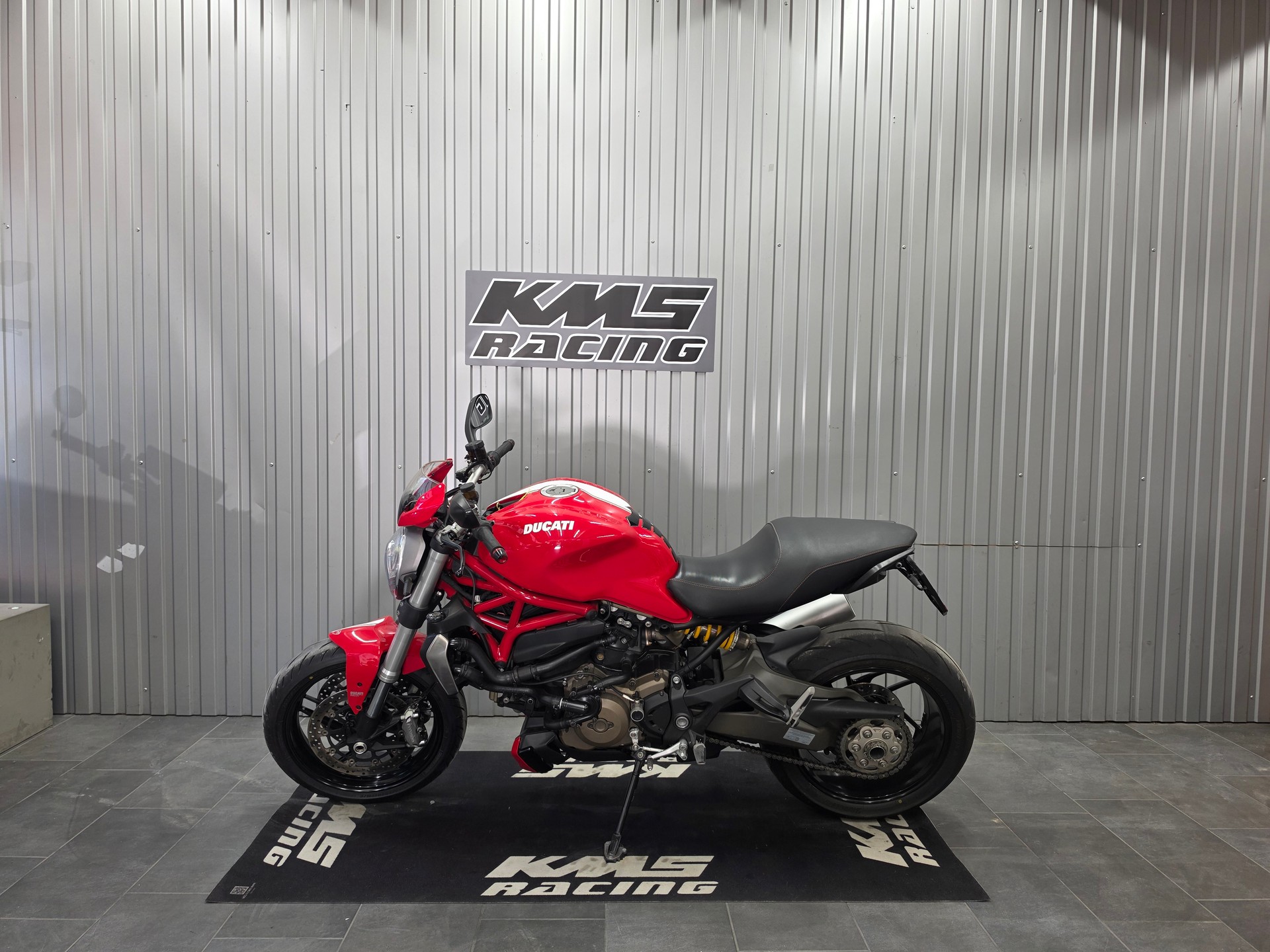 DUCATI Monster 1200 ABS-showroom-element-1