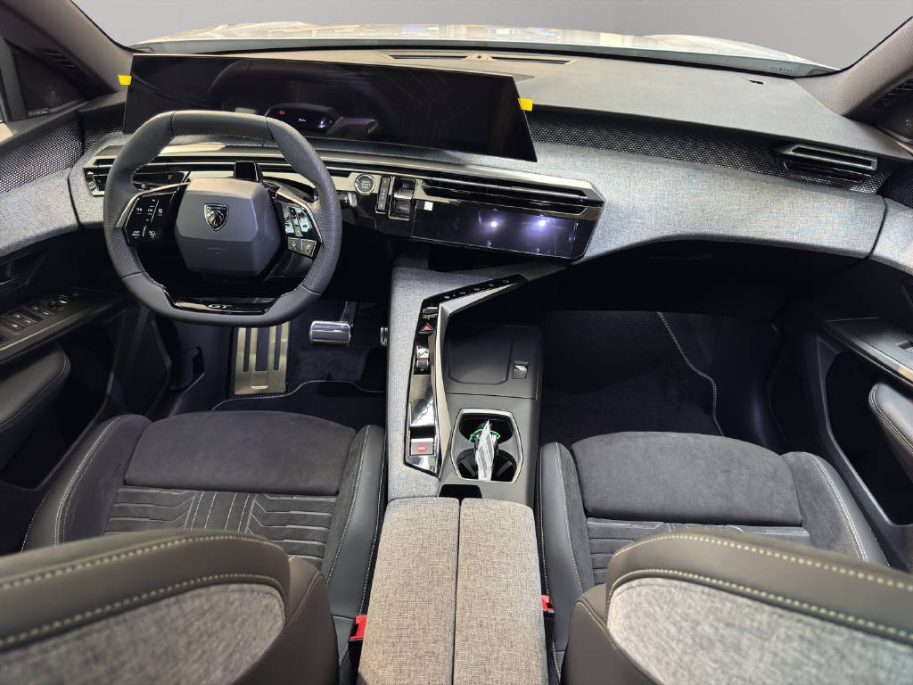 PEUGEOT 3008 1.6 PHEV 225 GT Exclusive-image-9