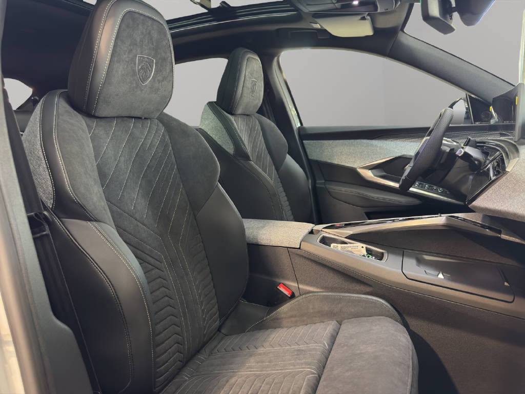 PEUGEOT 3008 1.6 PHEV 225 GT Exclusive-image-10