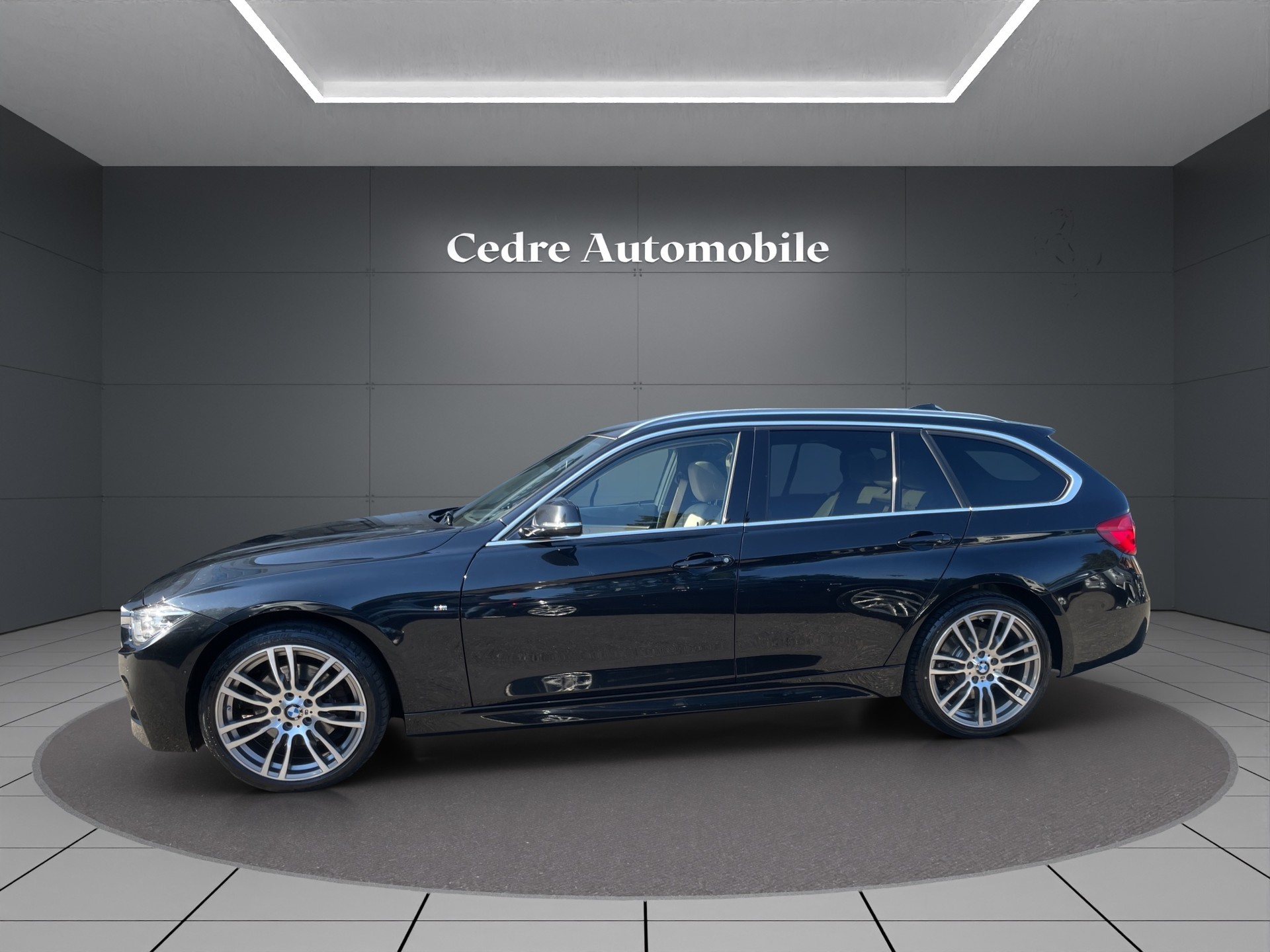BMW 330d xDrive Touring M Sport Line Steptronic-image-3