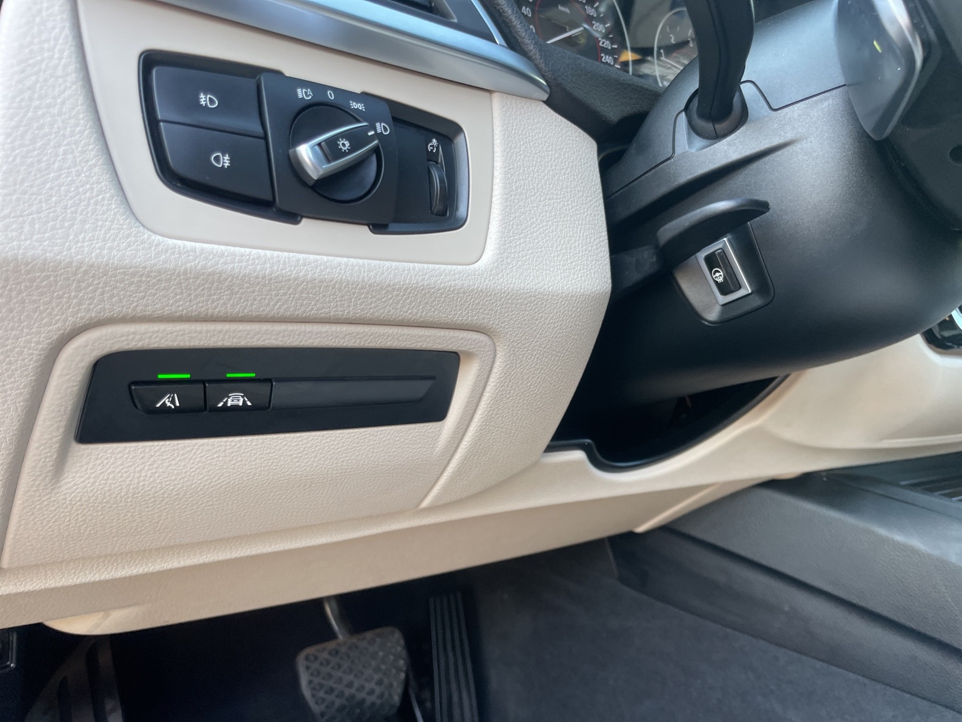 BMW 330d xDrive Touring M Sport Line Steptronic-image-14