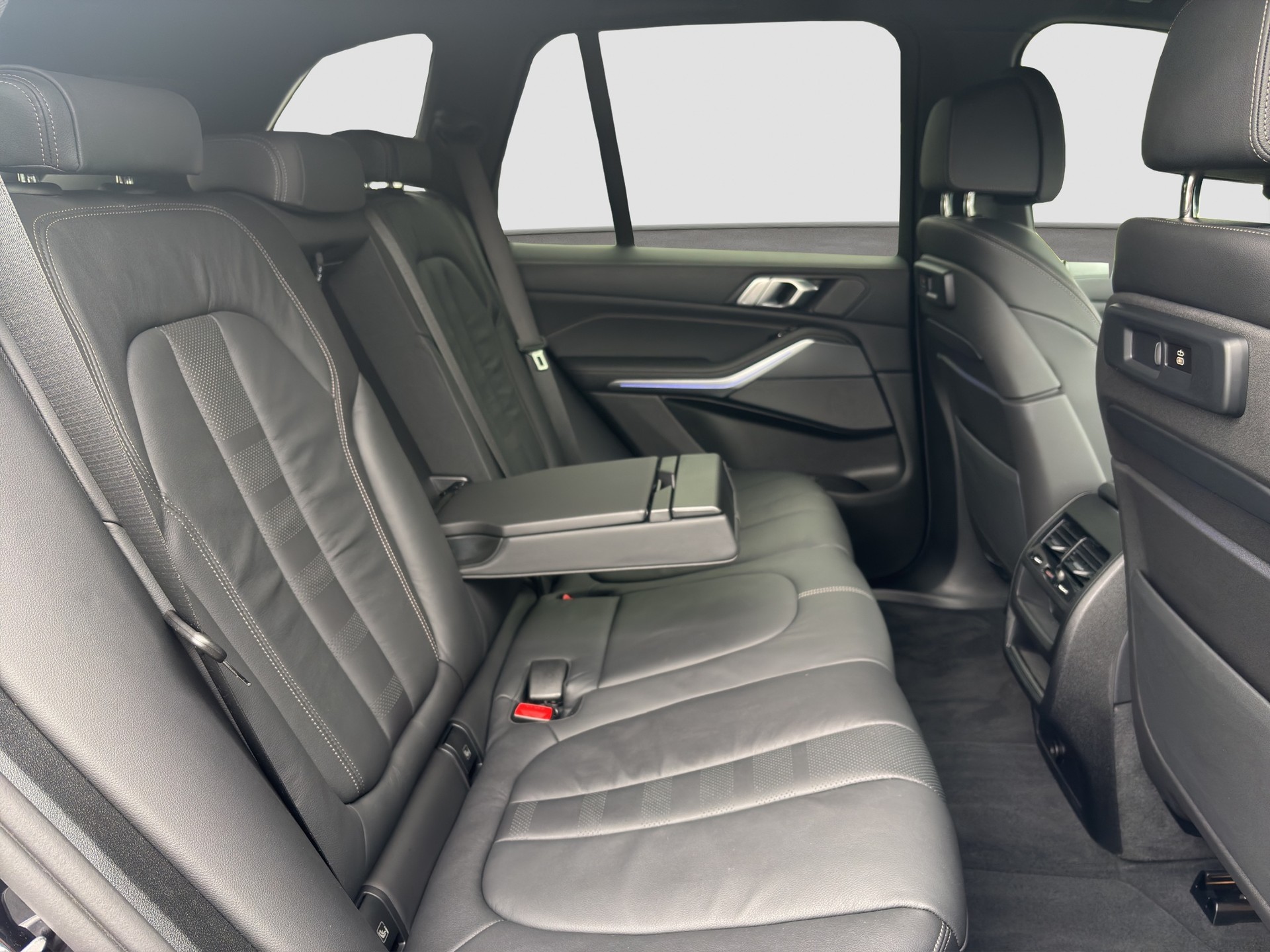 BMW X5 xDrive M50d Steptronic-image-18