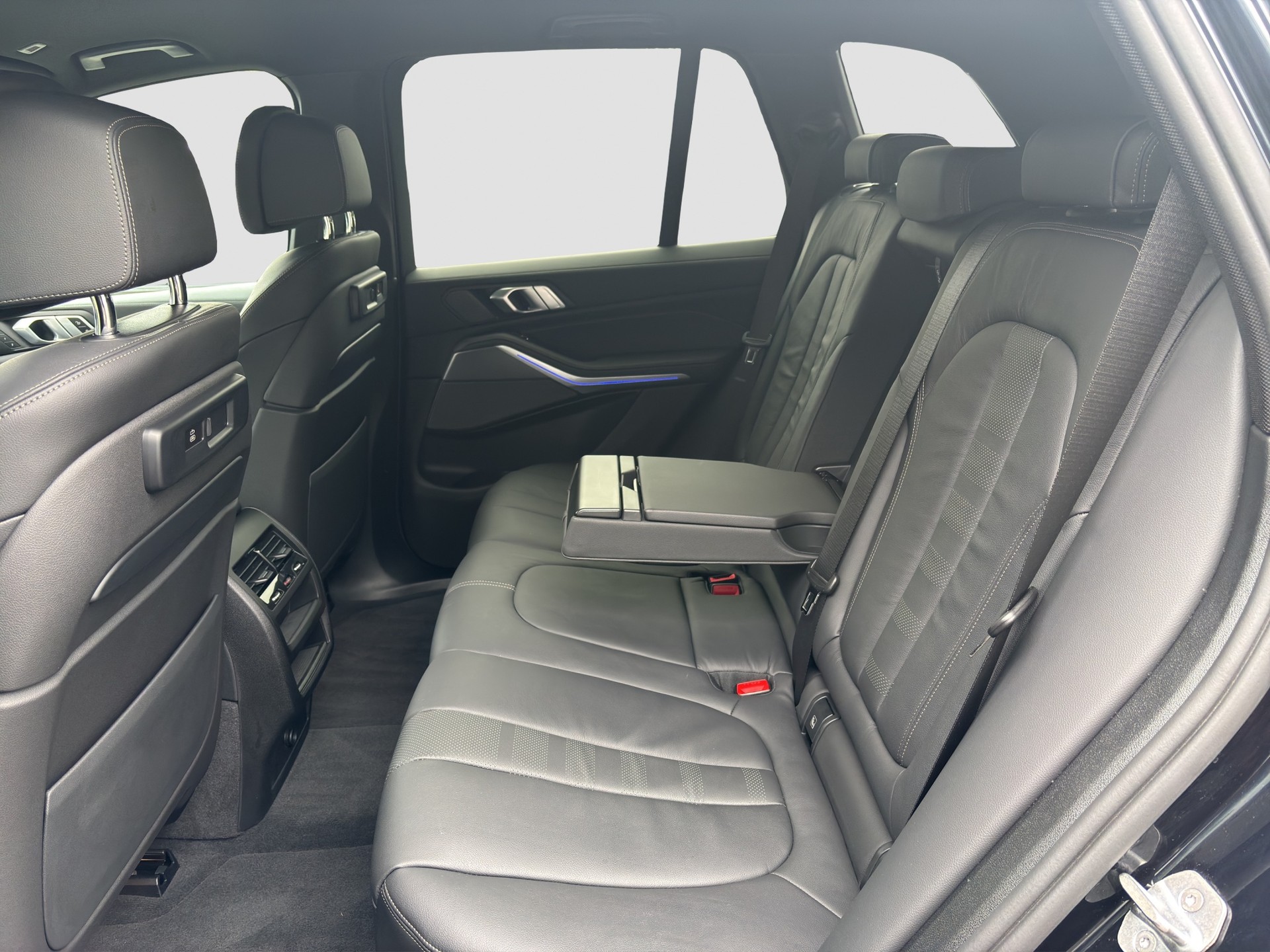 BMW X5 xDrive M50d Steptronic-image-19