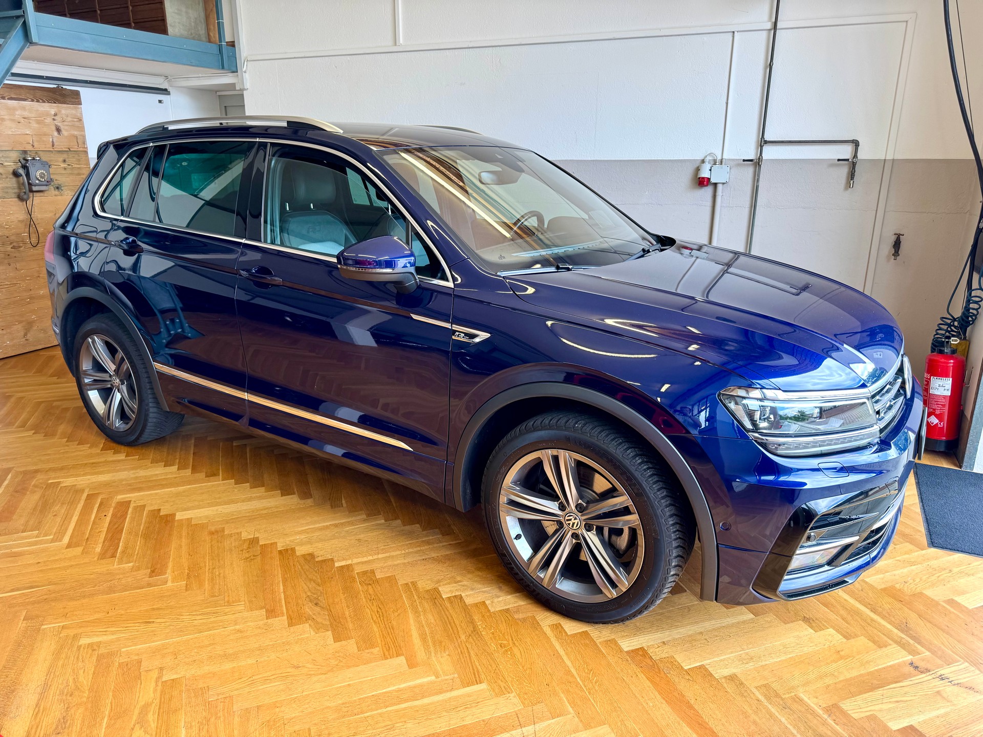 VW Tiguan 2.0 TDI SCR R-Line Highline 4Motion DSG-image-2