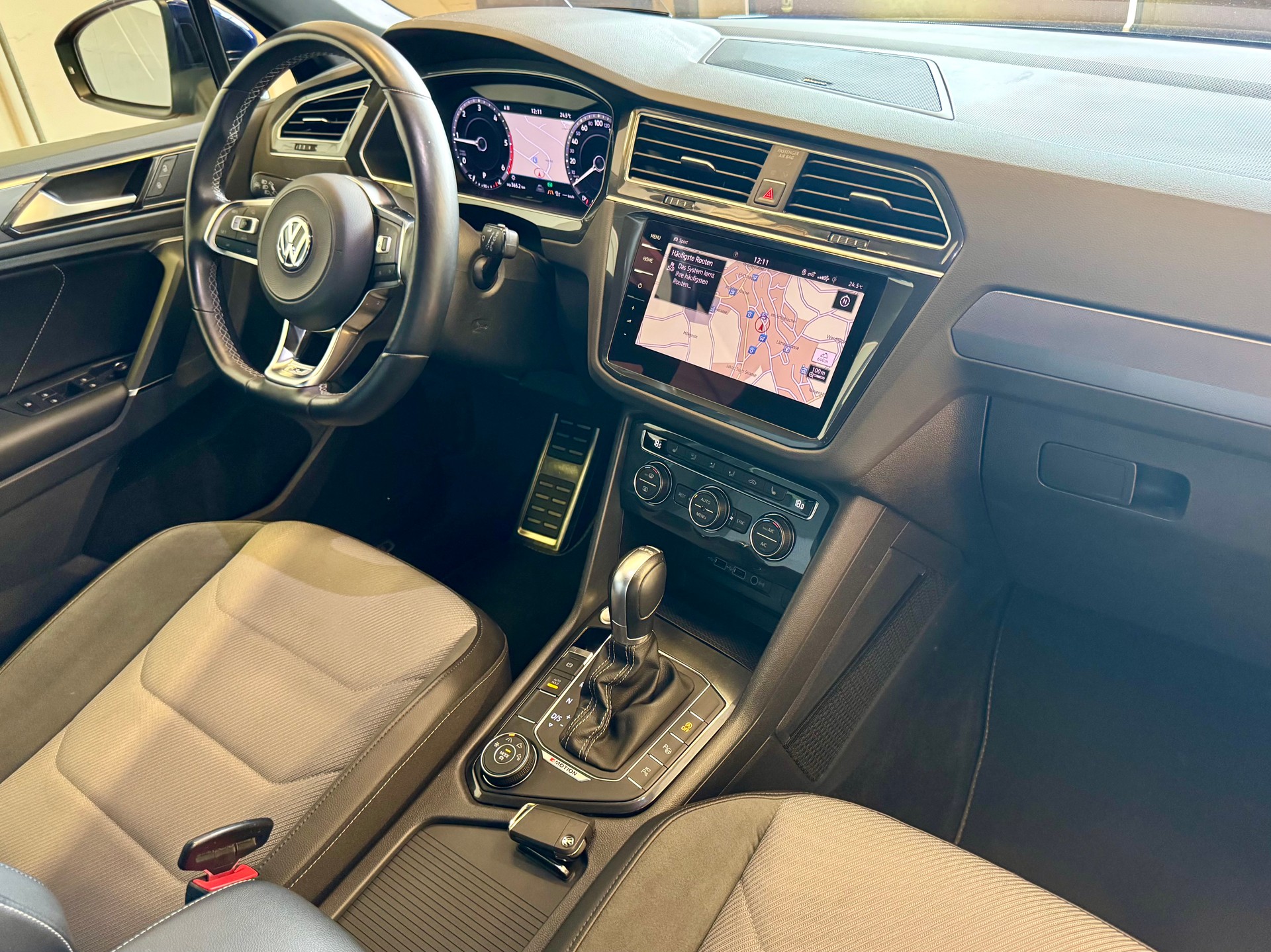 VW Tiguan 2.0 TDI SCR R-Line 4Motion DSG-image-23