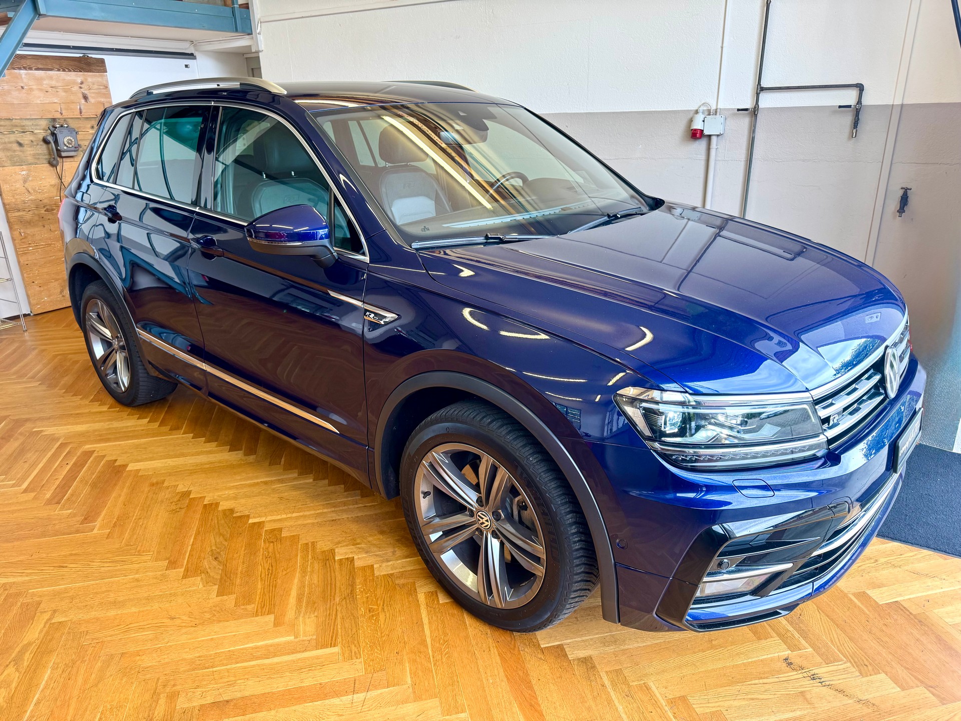 VW Tiguan 2.0 TDI SCR R-Line 4Motion DSG-image-1