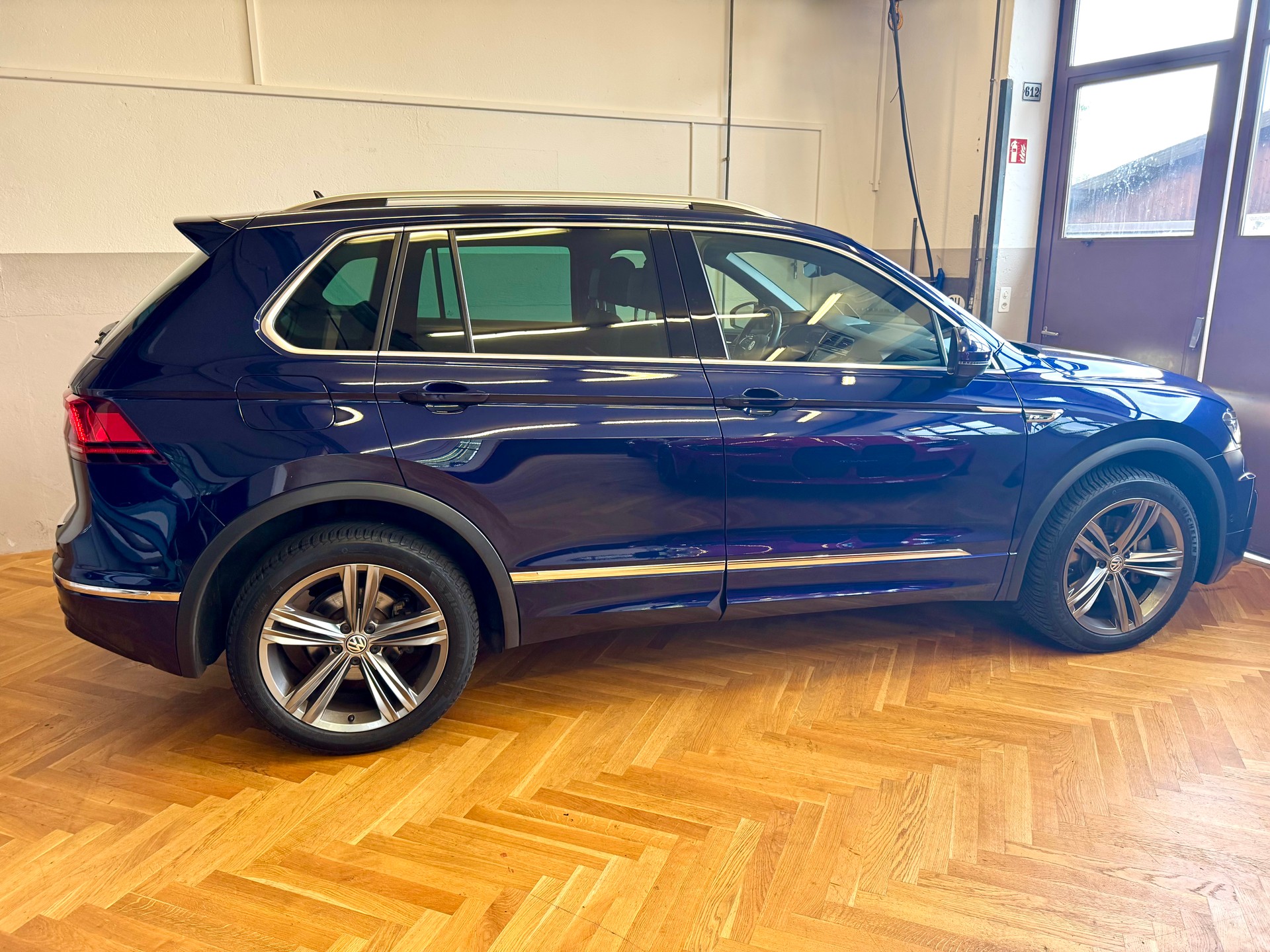VW Tiguan 2.0 TDI SCR R-Line 4Motion DSG-image-3