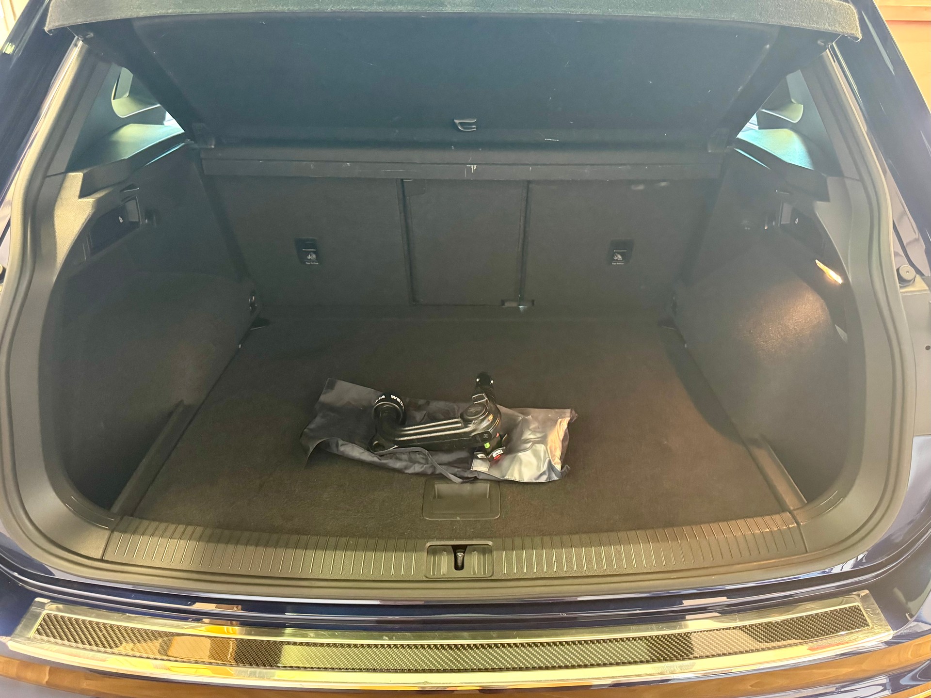 VW Tiguan 2.0 TDI SCR R-Line 4Motion DSG-image-19