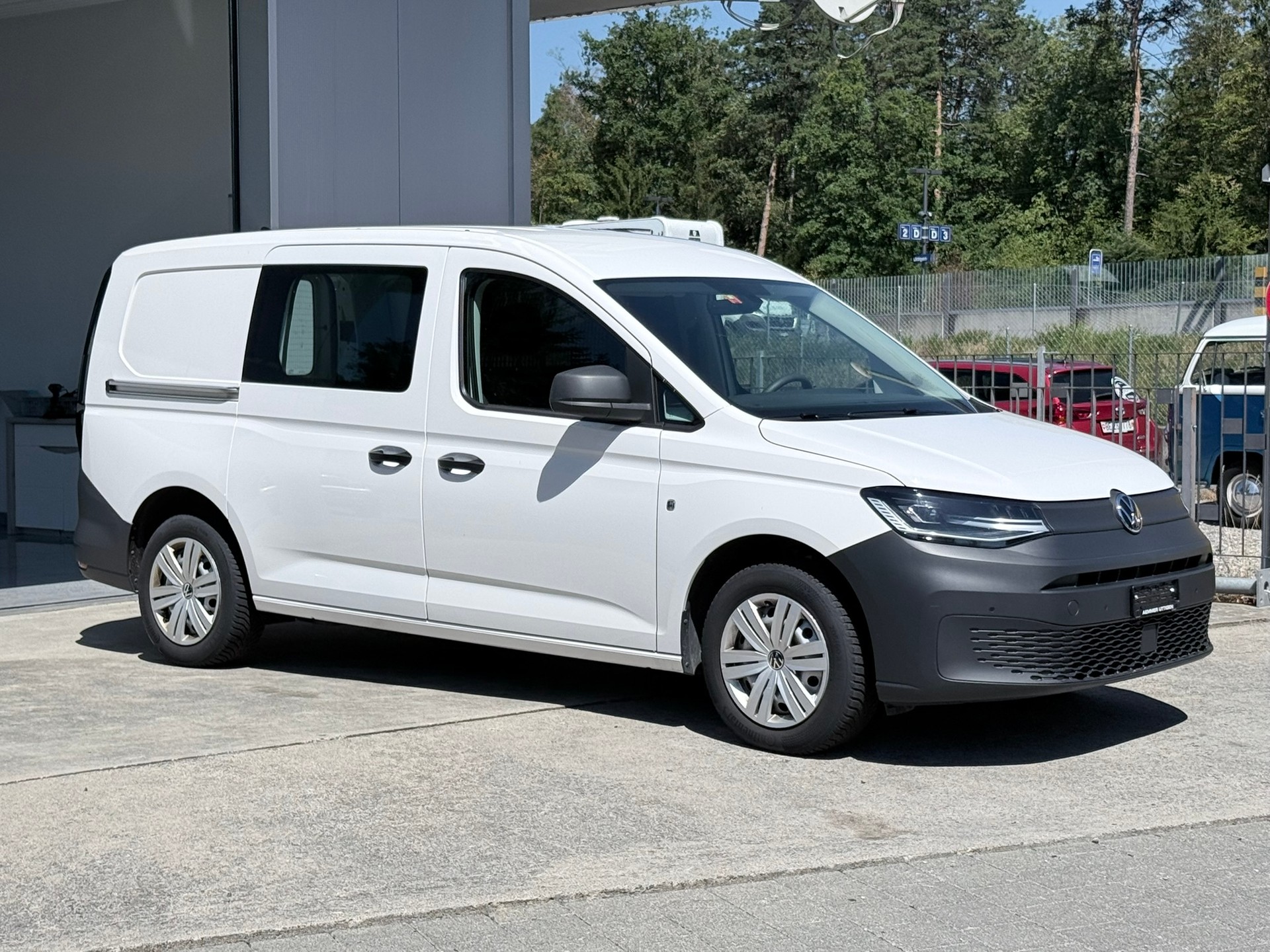 VW Caddy Cargo 2.0TDI Maxi-image-2