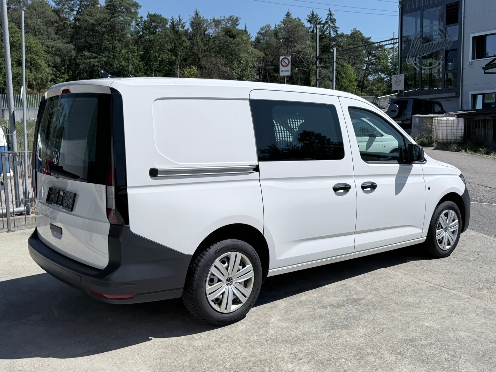 VW Caddy Cargo 2.0TDI Maxi-image-4