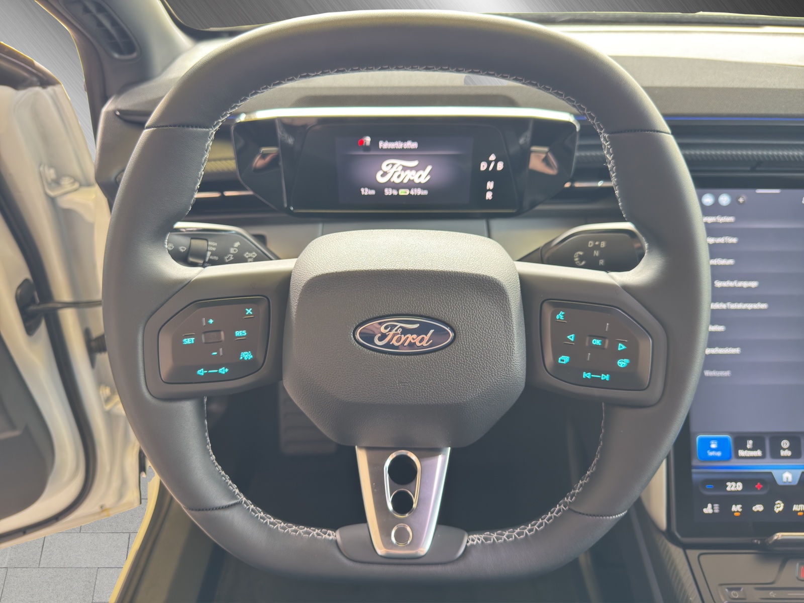 FORD Capri Extended Range Premium AWD-image-9