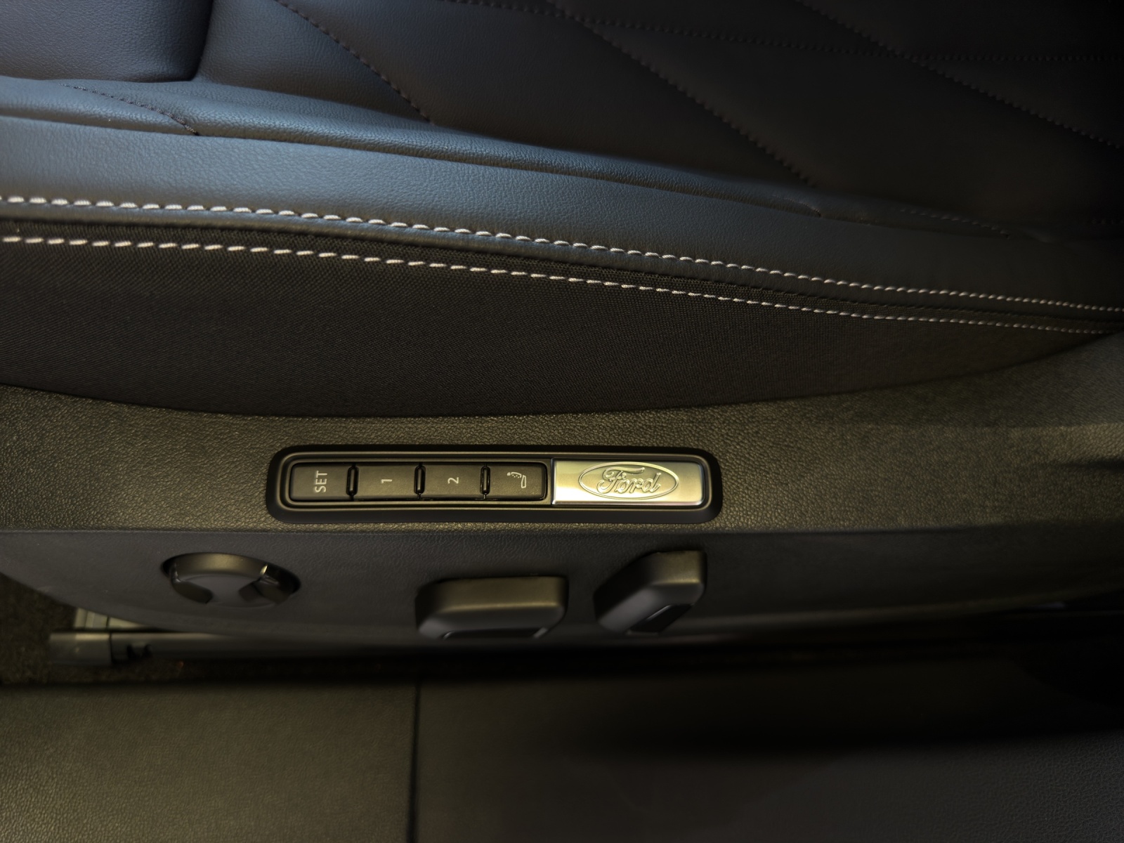 FORD Capri Extended Range Premium AWD-image-15