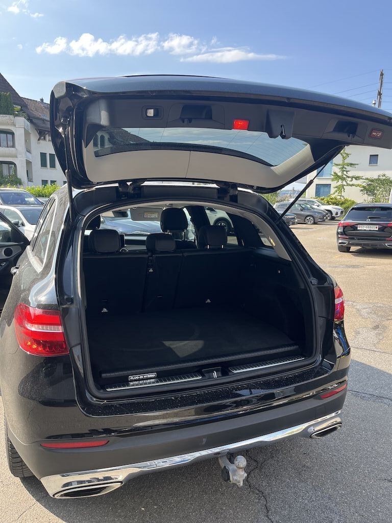MERCEDES-BENZ GLC 350 e AMG Line 4m-image-3