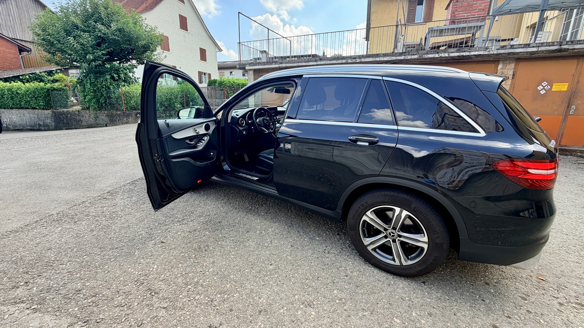 MERCEDES-BENZ GLC 350 e AMG Line 4m-image-6