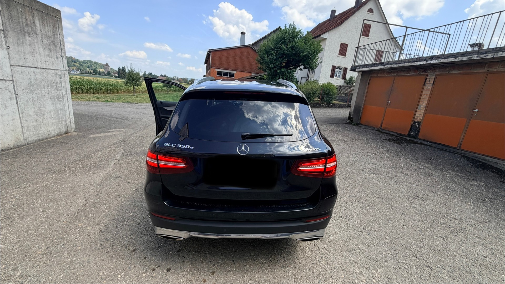 MERCEDES-BENZ GLC 350 e AMG Line 4m-image-5