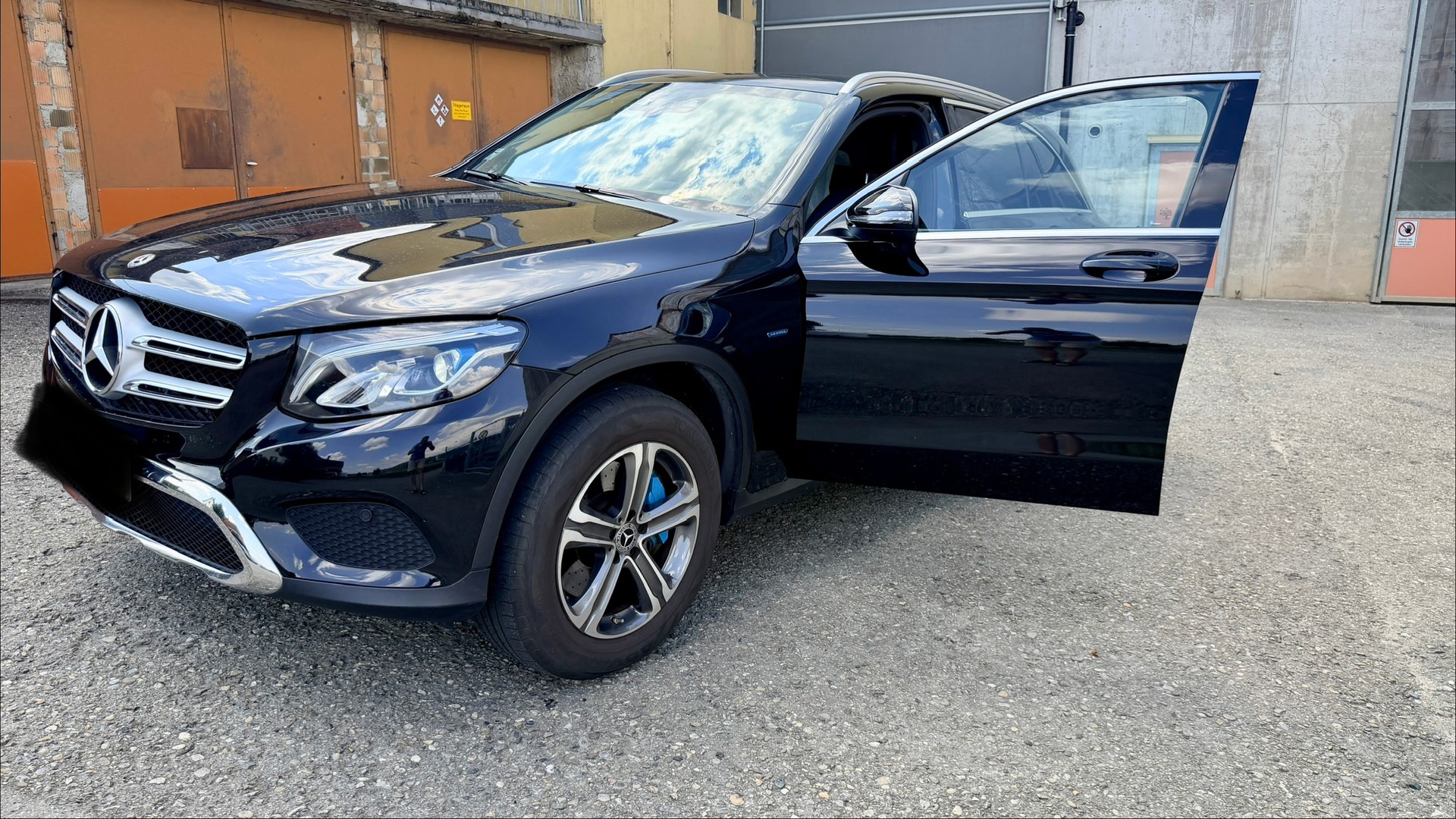 MERCEDES-BENZ GLC 350 e AMG Line 4m-image-0