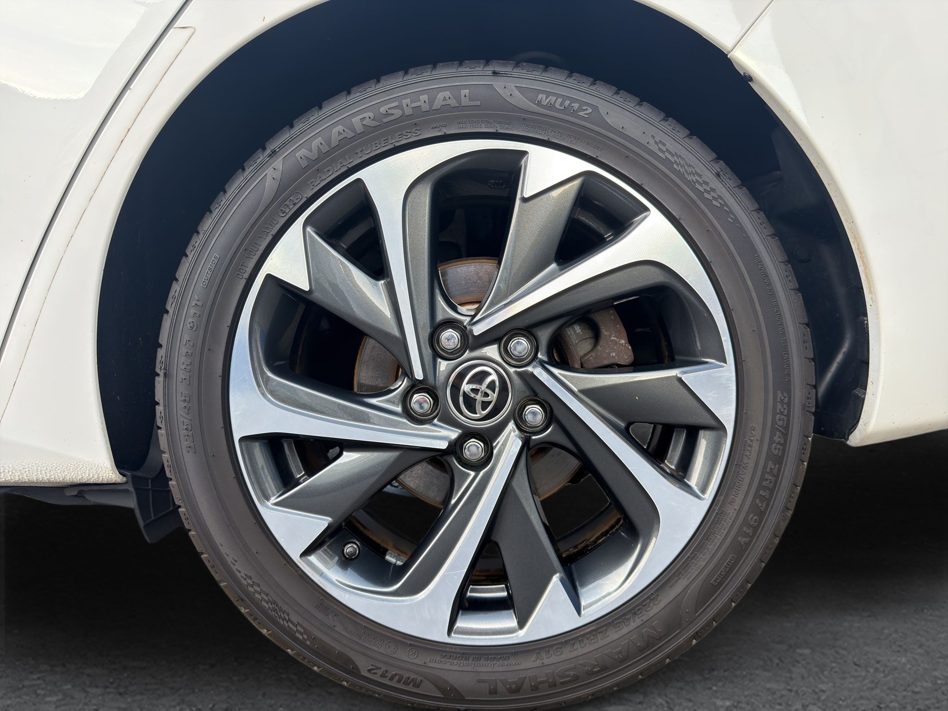 TOYOTA Auris Touring Sports 1.8 HSD Style e-CVT-image-16