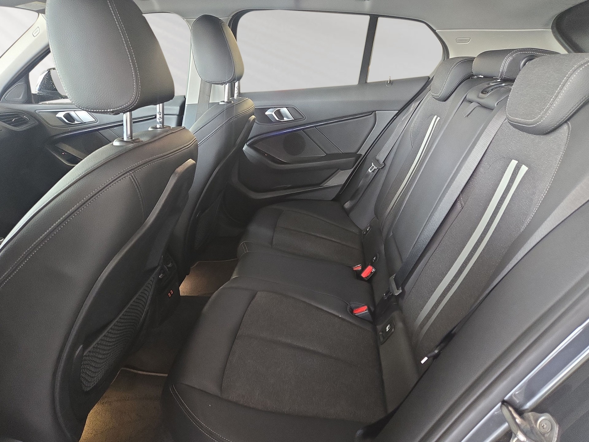 BMW 120d xDrive Steptronic Sport Line-image-6