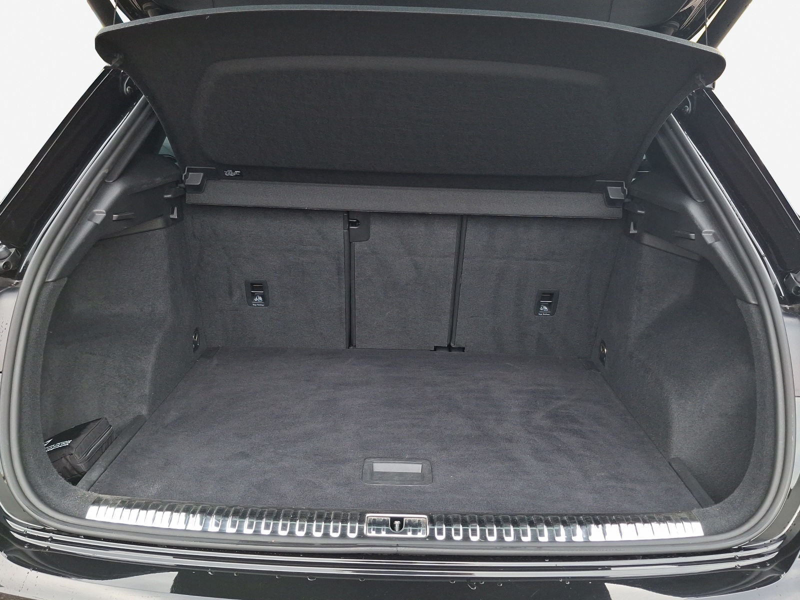 AUDI Q3 35 TFSI S line Attraction S-tronic-image-12