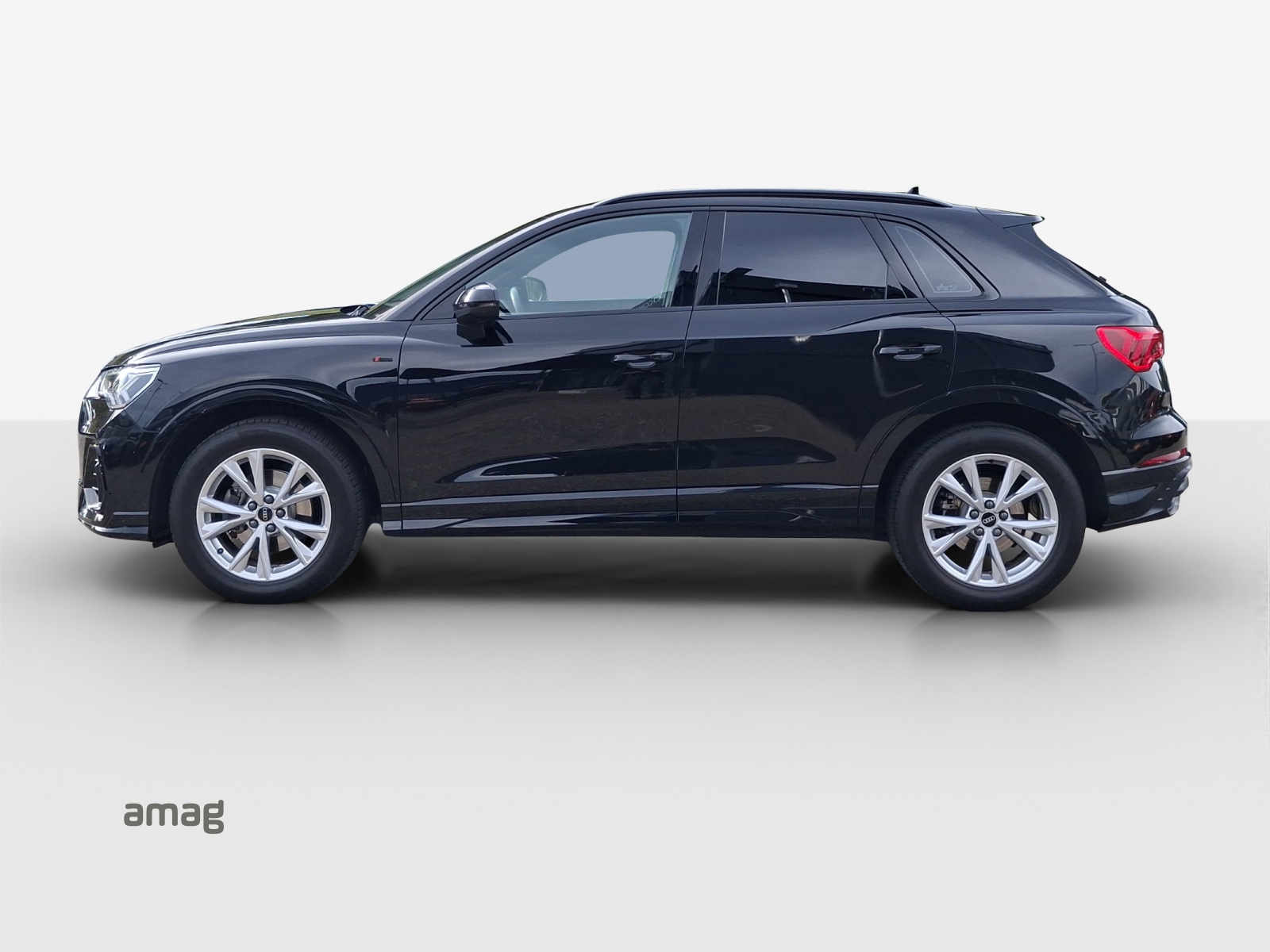 AUDI Q3 35 TFSI S line Attraction S-tronic-image-1