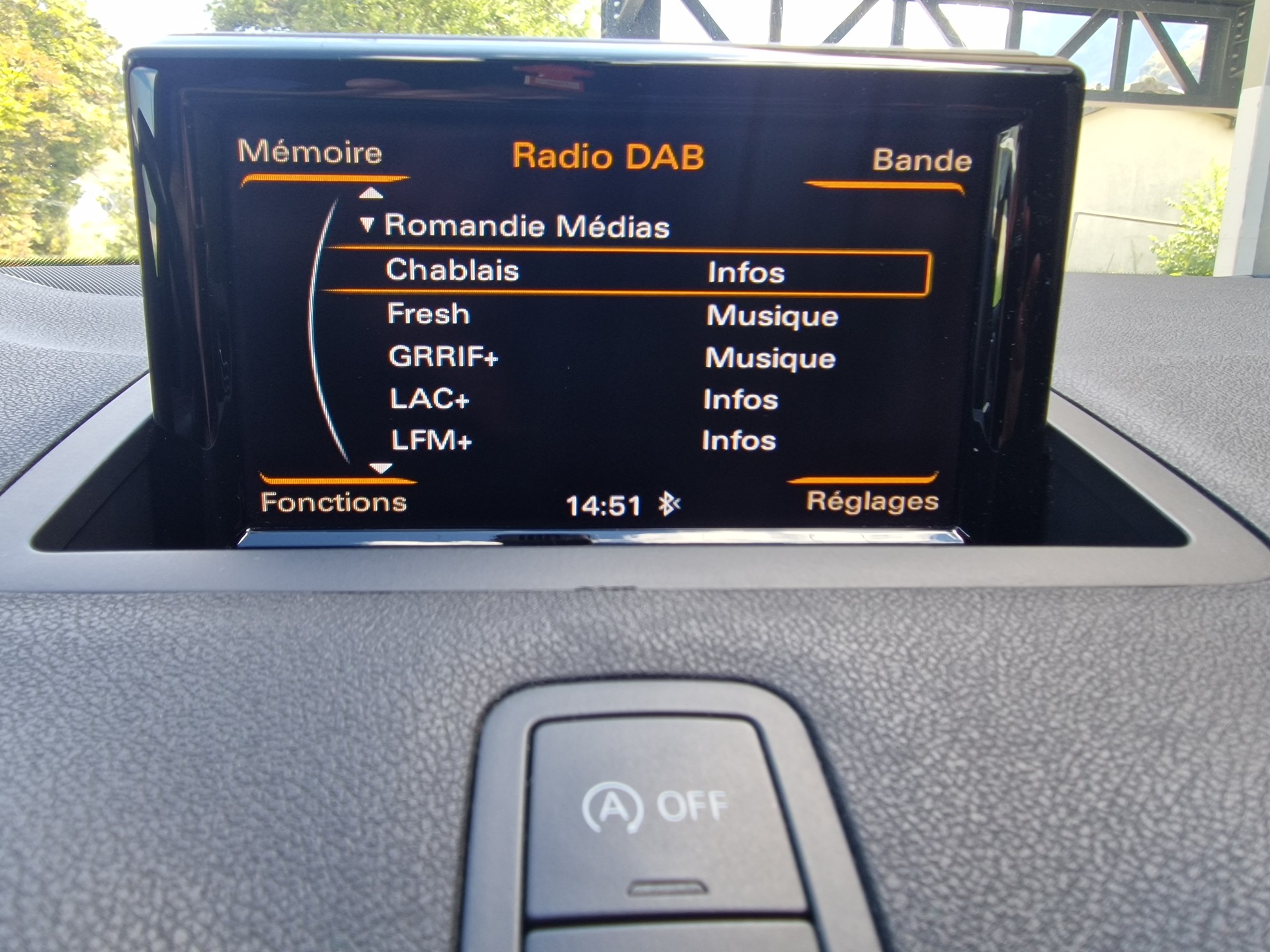 AUDI S1 Sportback 2.0 TFSI quattro-image-11