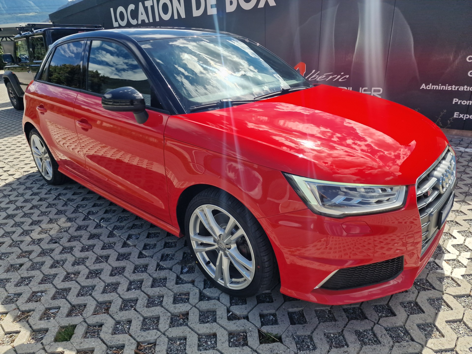AUDI S1 Sportback 2.0 TFSI quattro-image-1