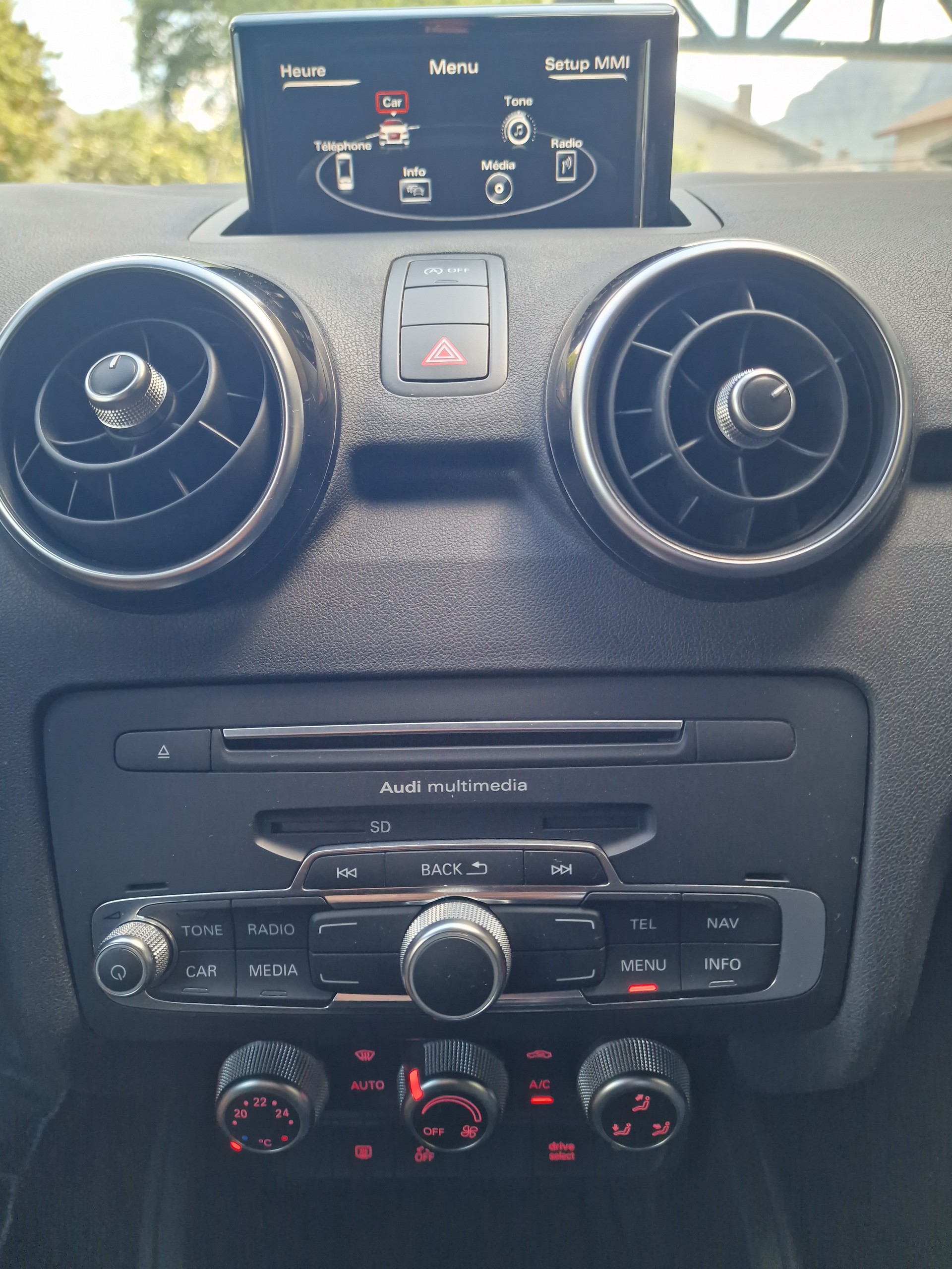 AUDI S1 Sportback 2.0 TFSI quattro-image-10