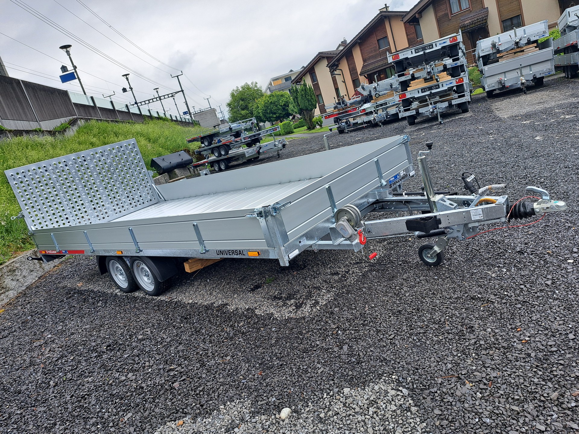 TEMARED Universal 5121/2 3'500kg Heckklappe Stahl mit Aluboden-image-1