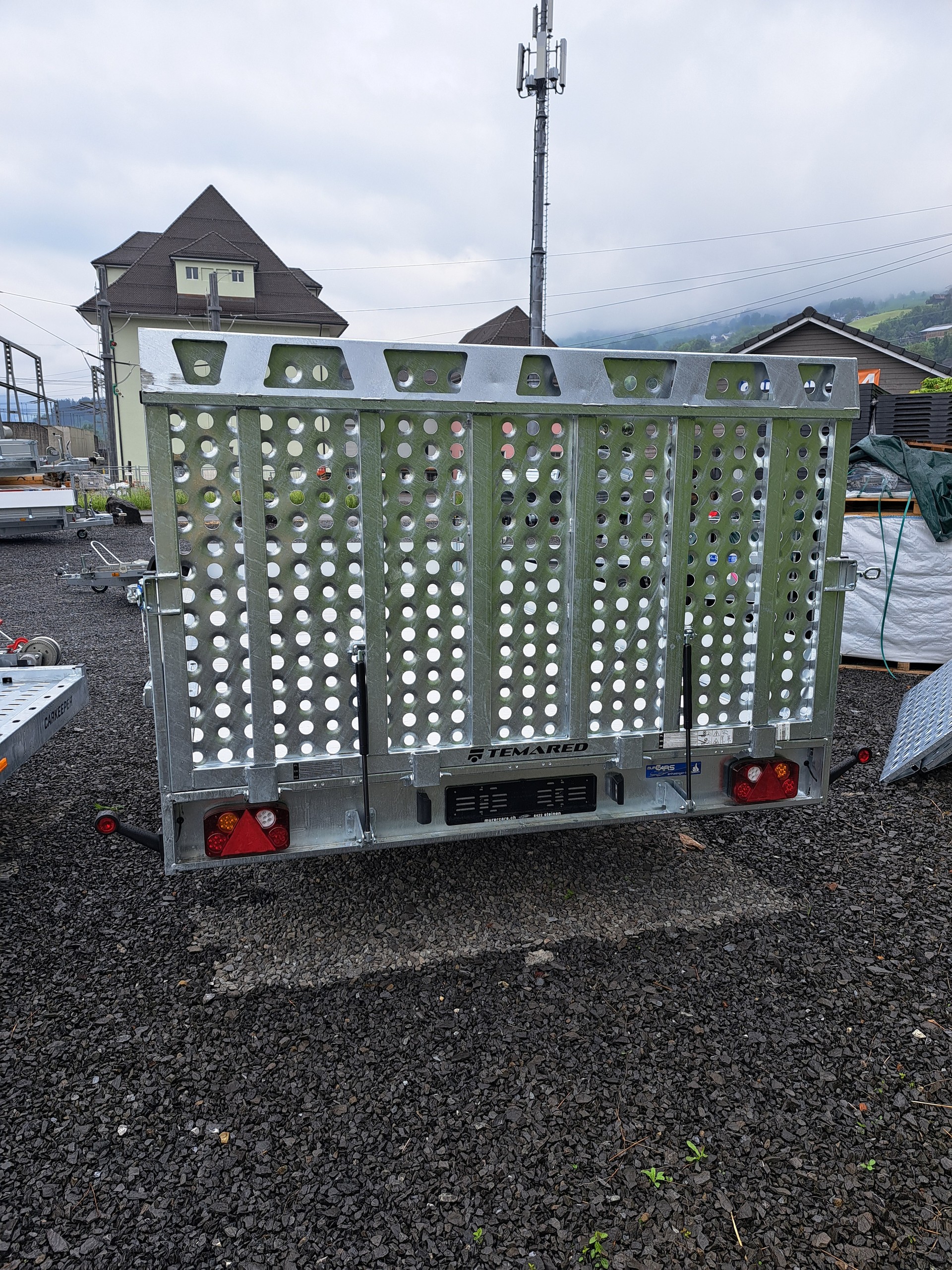 TEMARED Universal 5121/2 3'500kg Heckklappe Stahl mit Aluboden-image-2