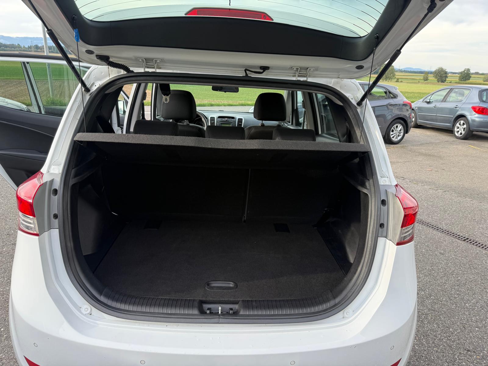 HYUNDAI iX20 1.6 Style-image-5