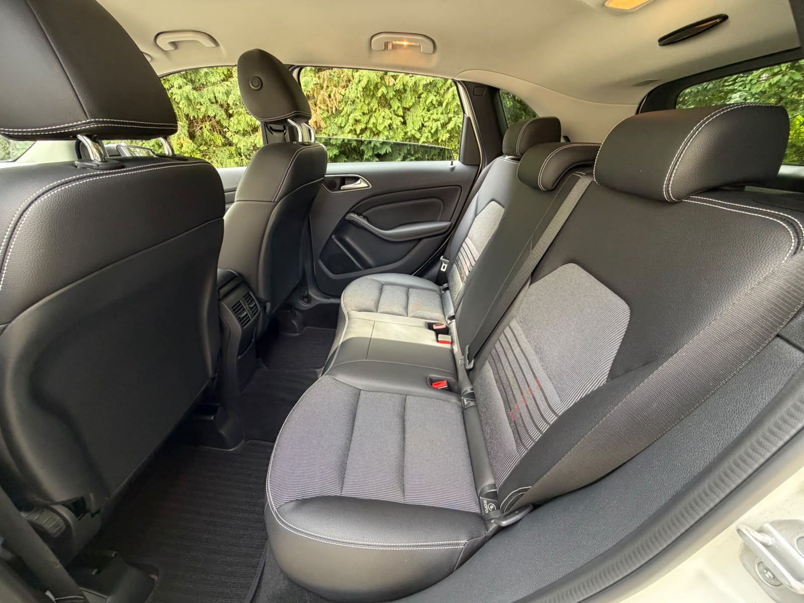 MERCEDES-BENZ B 220 Urban 4Matic 7G-DCT-image-11