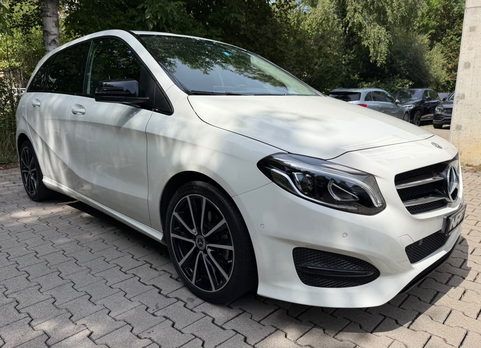 MERCEDES-BENZ B 220 Urban 4Matic 7G-DCT-image-6