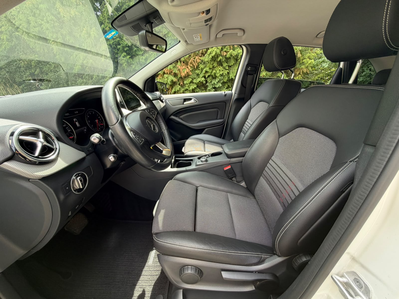 MERCEDES-BENZ B 220 Urban 4Matic 7G-DCT-image-9
