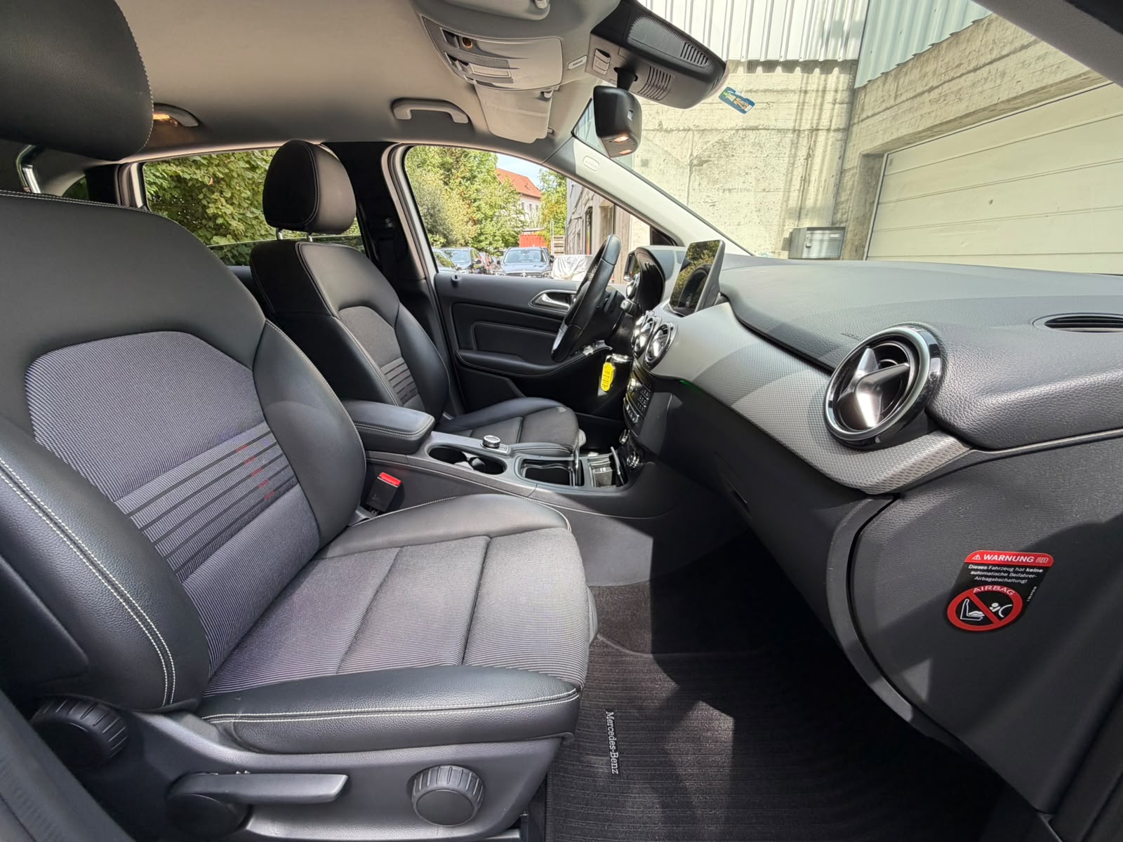 MERCEDES-BENZ B 220 Urban 4Matic 7G-DCT-image-14