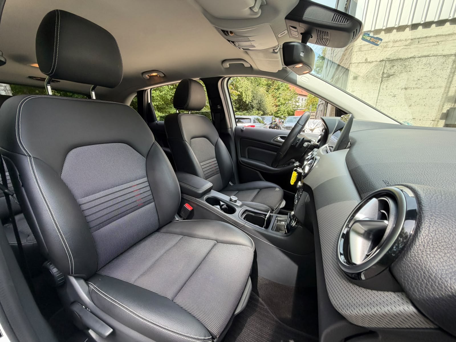 MERCEDES-BENZ B 220 Urban 4Matic 7G-DCT-image-15