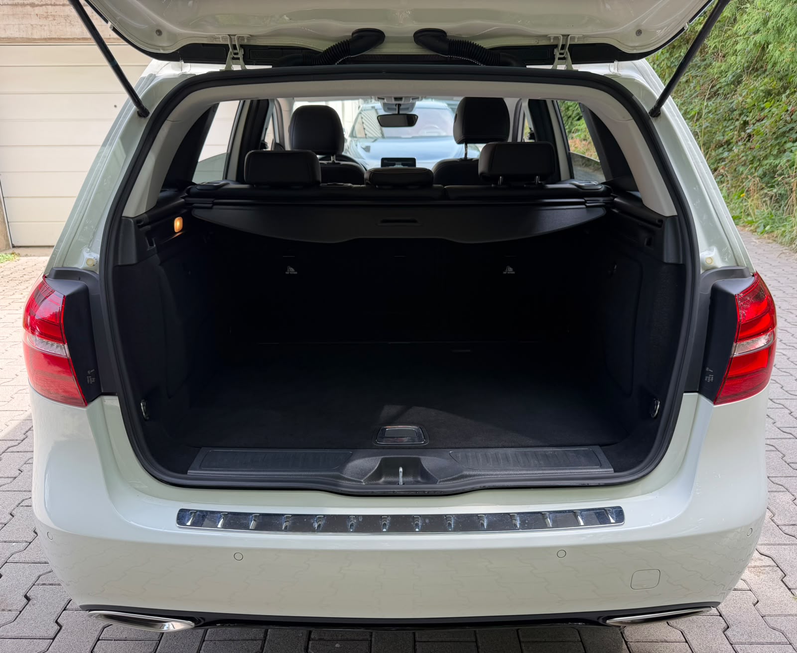 MERCEDES-BENZ B 220 Urban 4Matic 7G-DCT-image-12