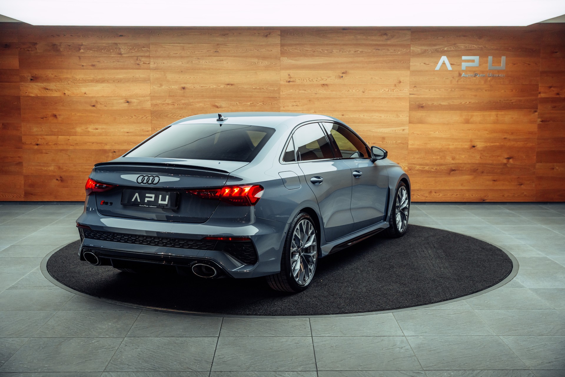 AUDI RS3 Limousine 2.5 TSI quattro S-tronic-image-1