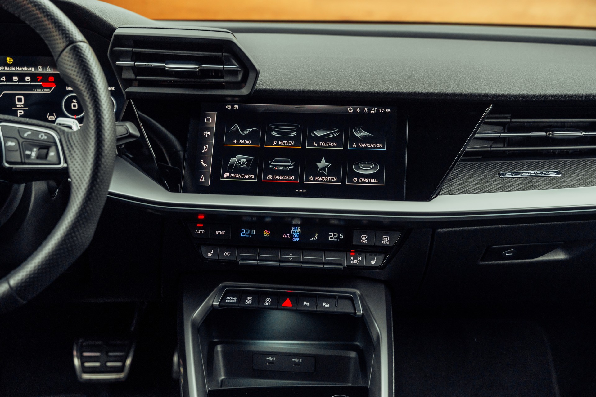 AUDI RS3 Limousine 2.5 TSI quattro S-tronic-image-12