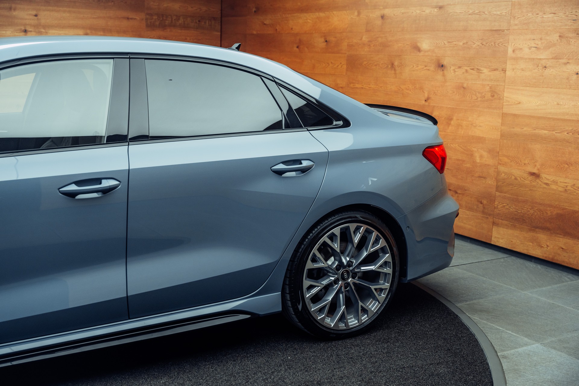 AUDI RS3 Limousine 2.5 TSI quattro S-tronic-image-16