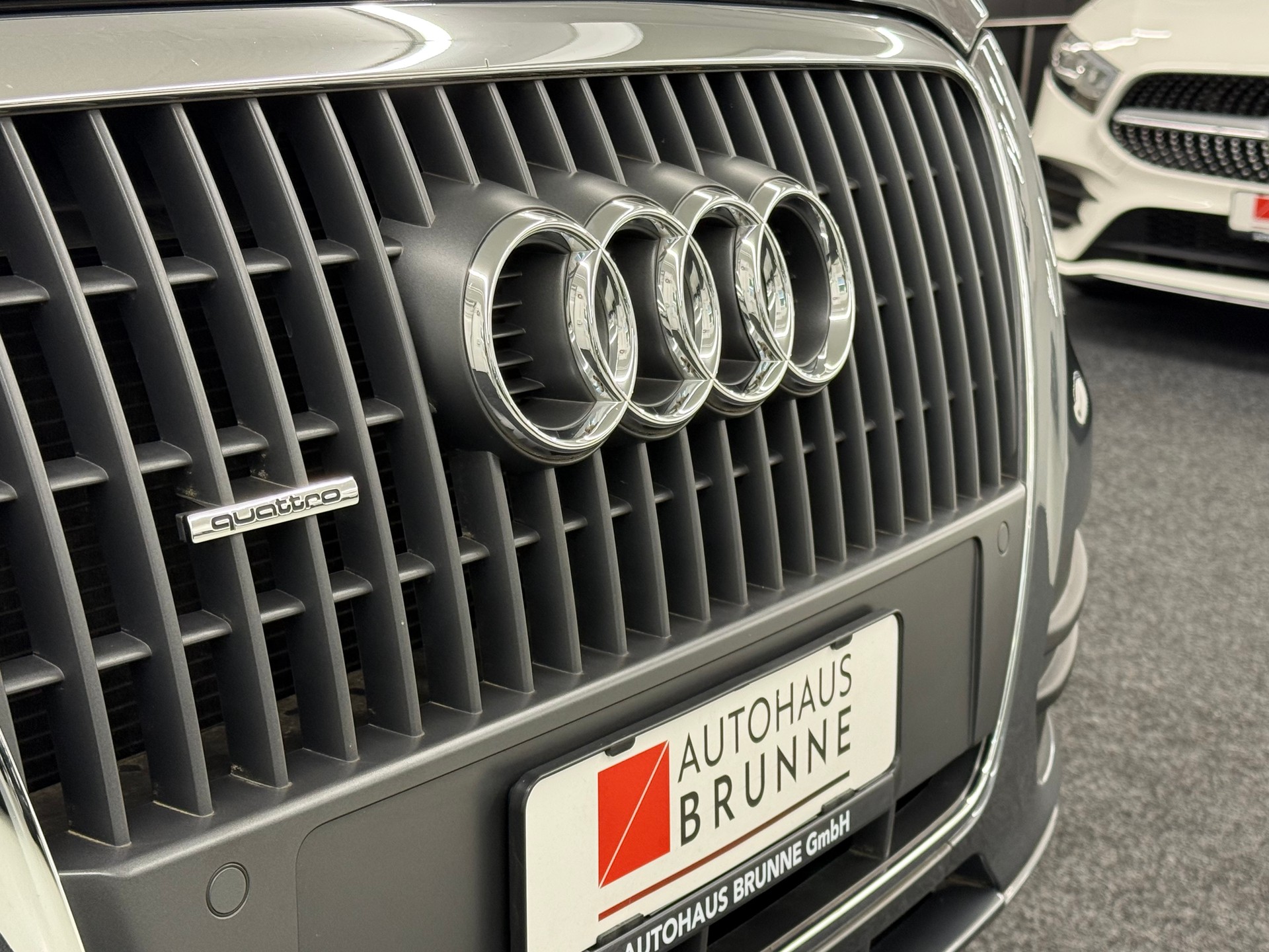 AUDI Q5 2.0 TFSI quattro S-Line-image-11