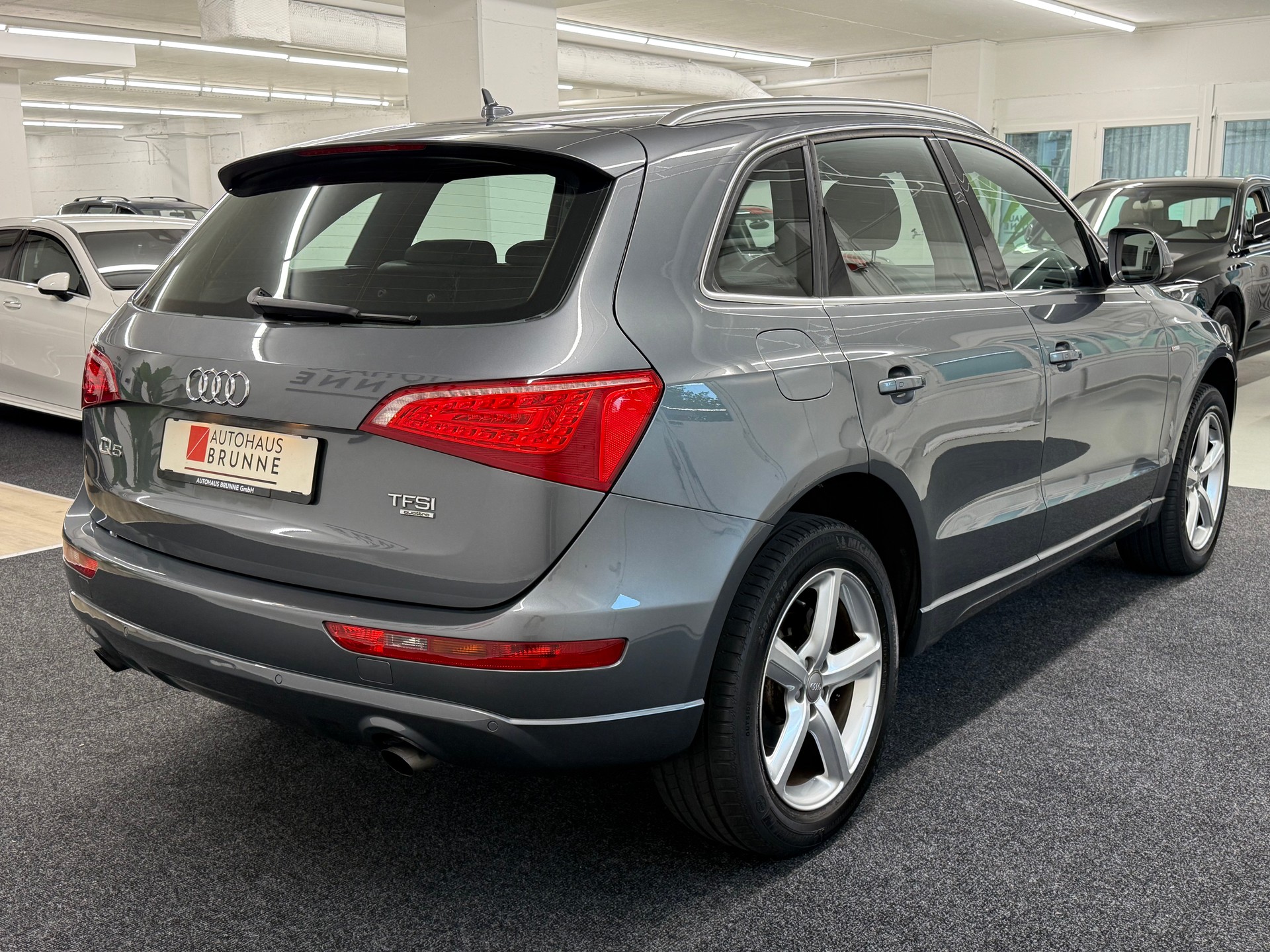 AUDI Q5 2.0 TFSI quattro S-Line-image-3