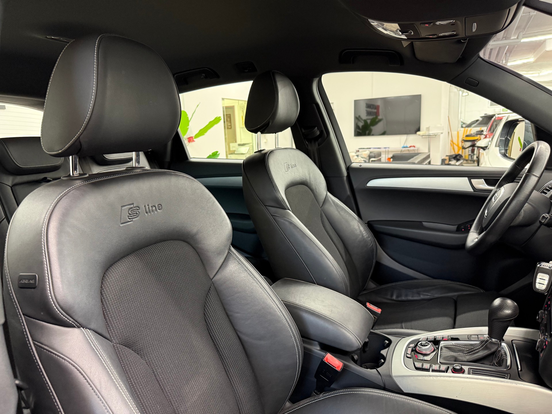 AUDI Q5 2.0 TFSI quattro S-Line-image-23