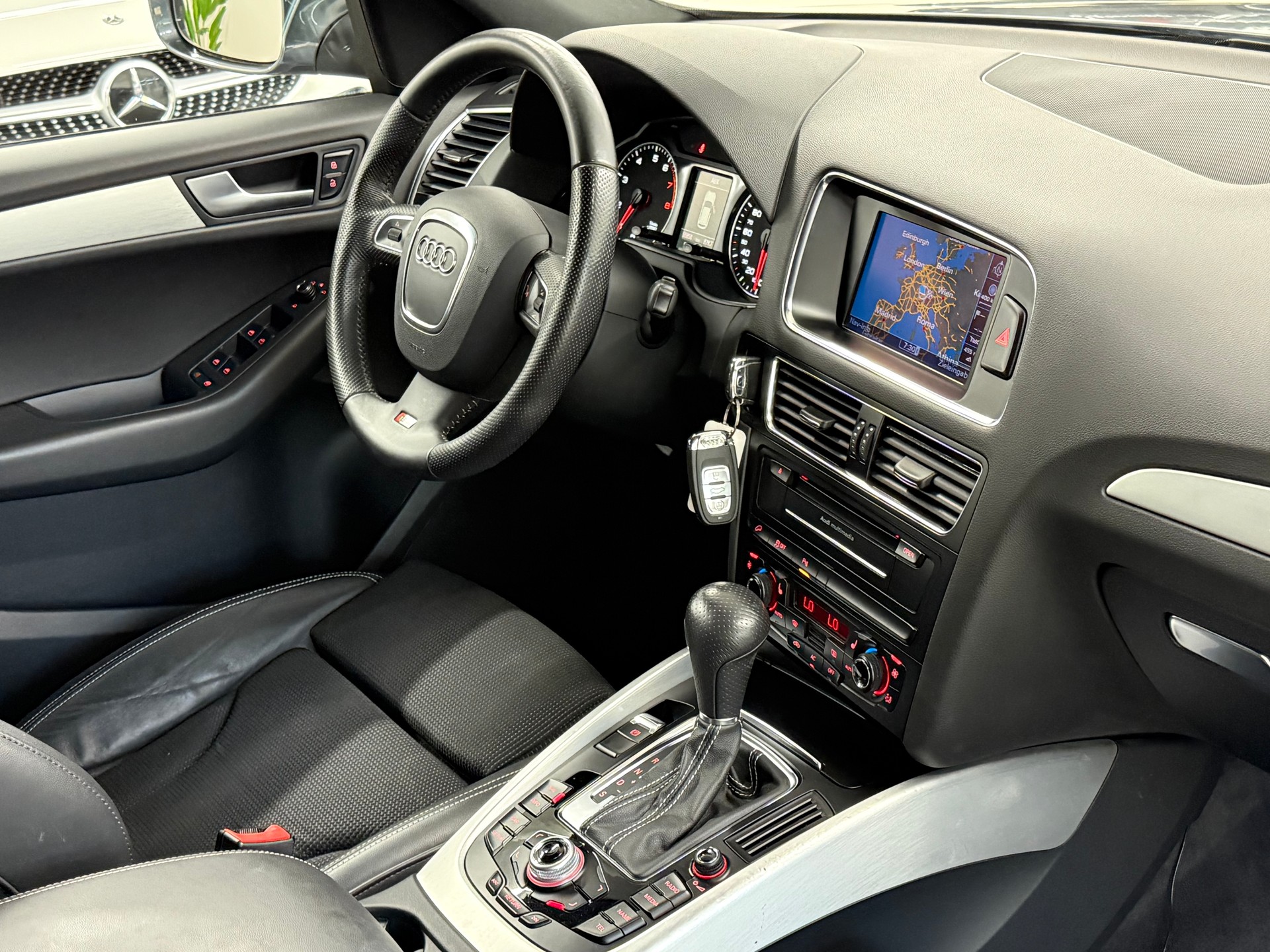 AUDI Q5 2.0 TFSI quattro S-Line-image-15