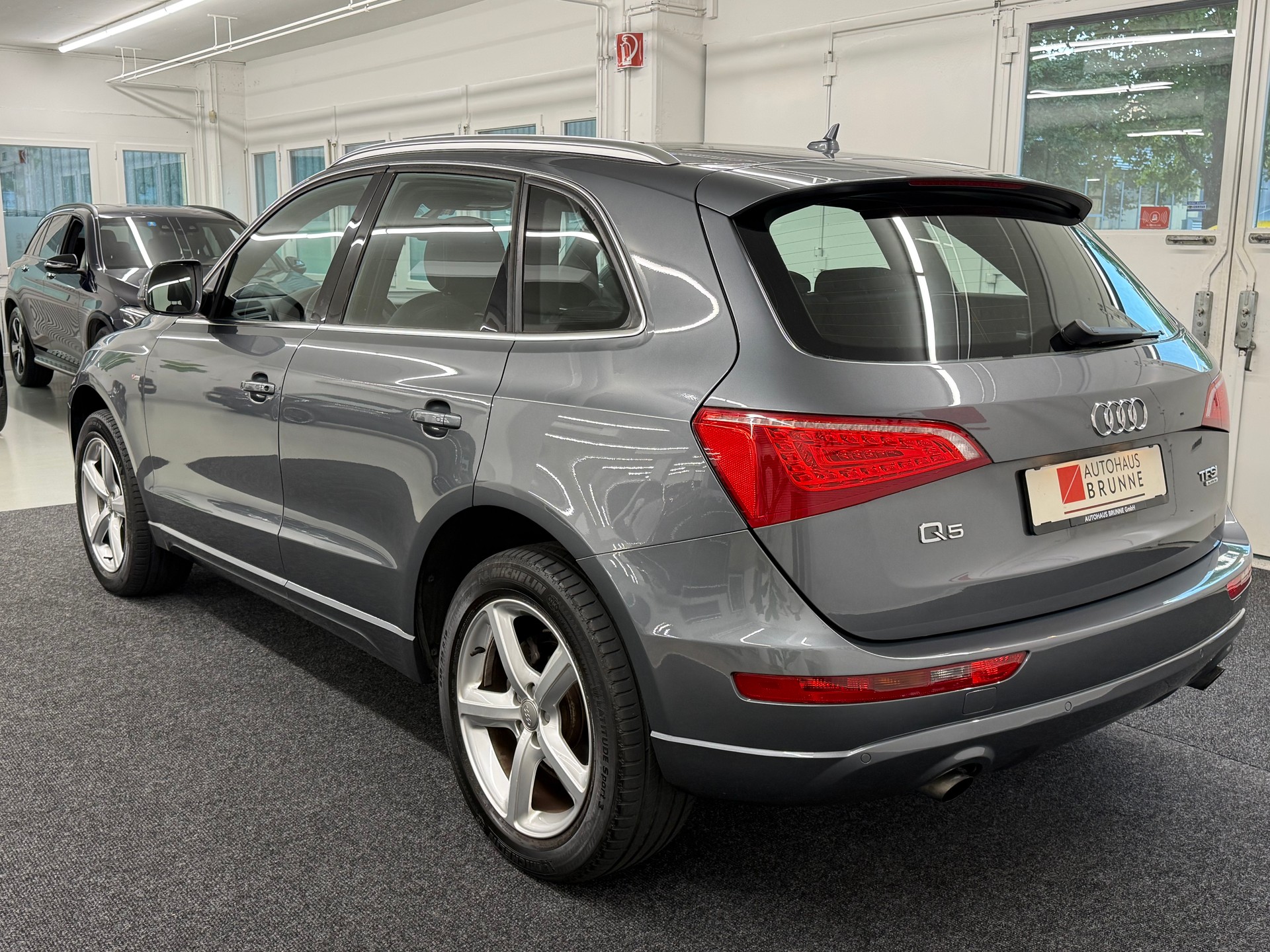 AUDI Q5 2.0 TFSI quattro S-Line-image-7