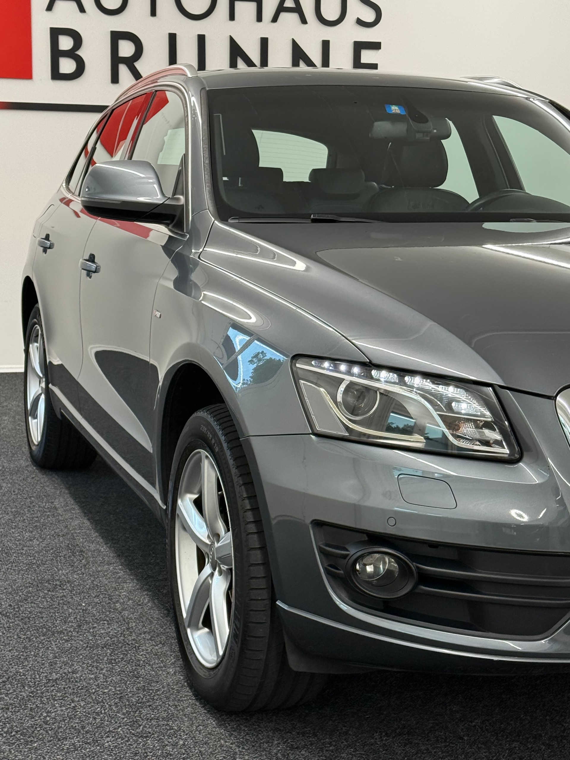 AUDI Q5 2.0 TFSI quattro S-Line-image-10