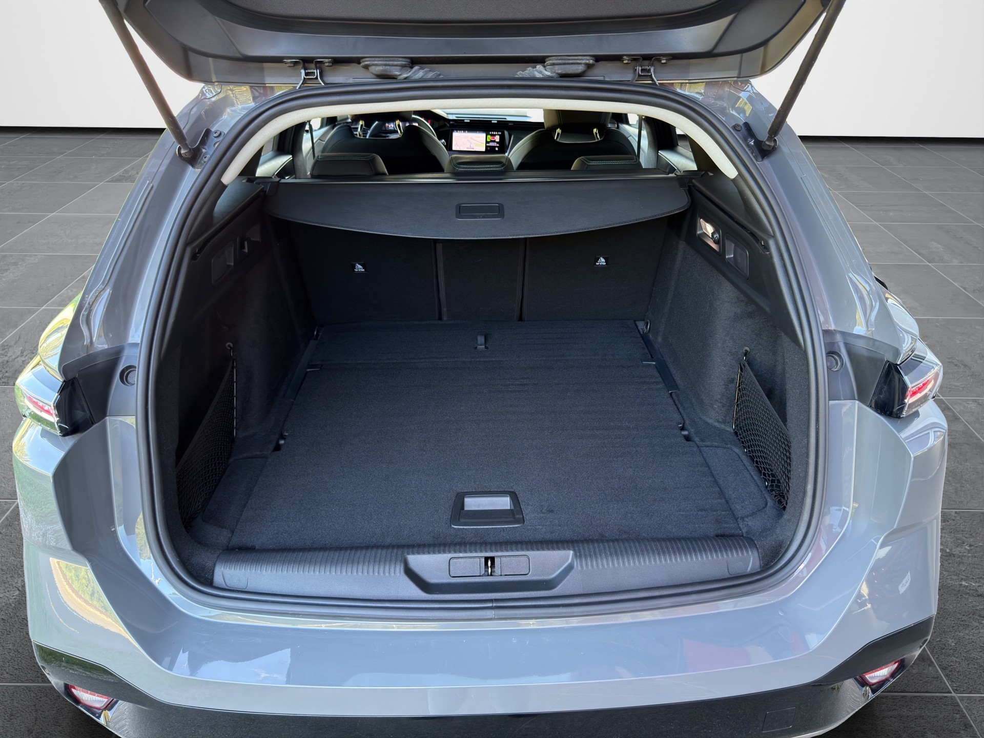 PEUGEOT 308 SW 1.2 Pure Tech Allure LEASING AB 298.48 CHF / MONAT-image-12