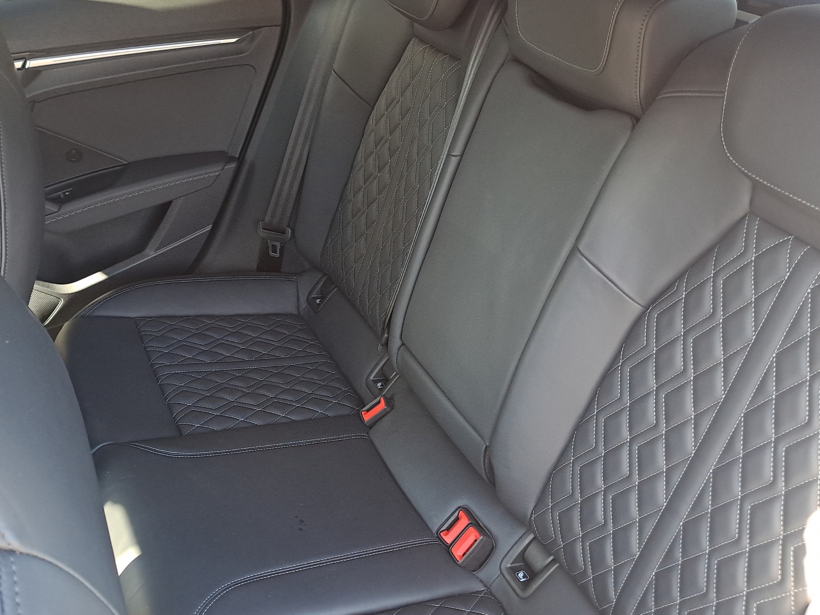 AUDI S3 Sportback 2.0 TFSI quattro S-tronic-image-11