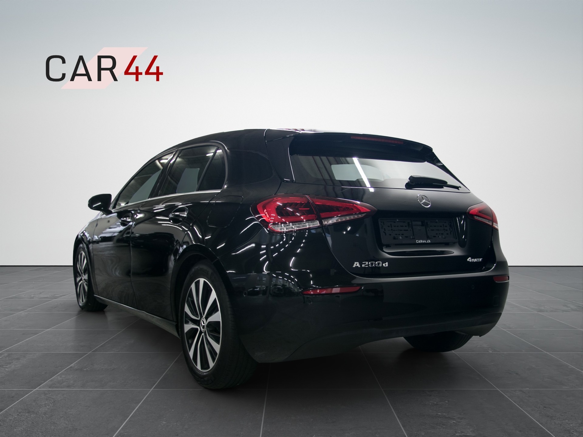 MERCEDES-BENZ A 200 d 4Matic Style-image-2