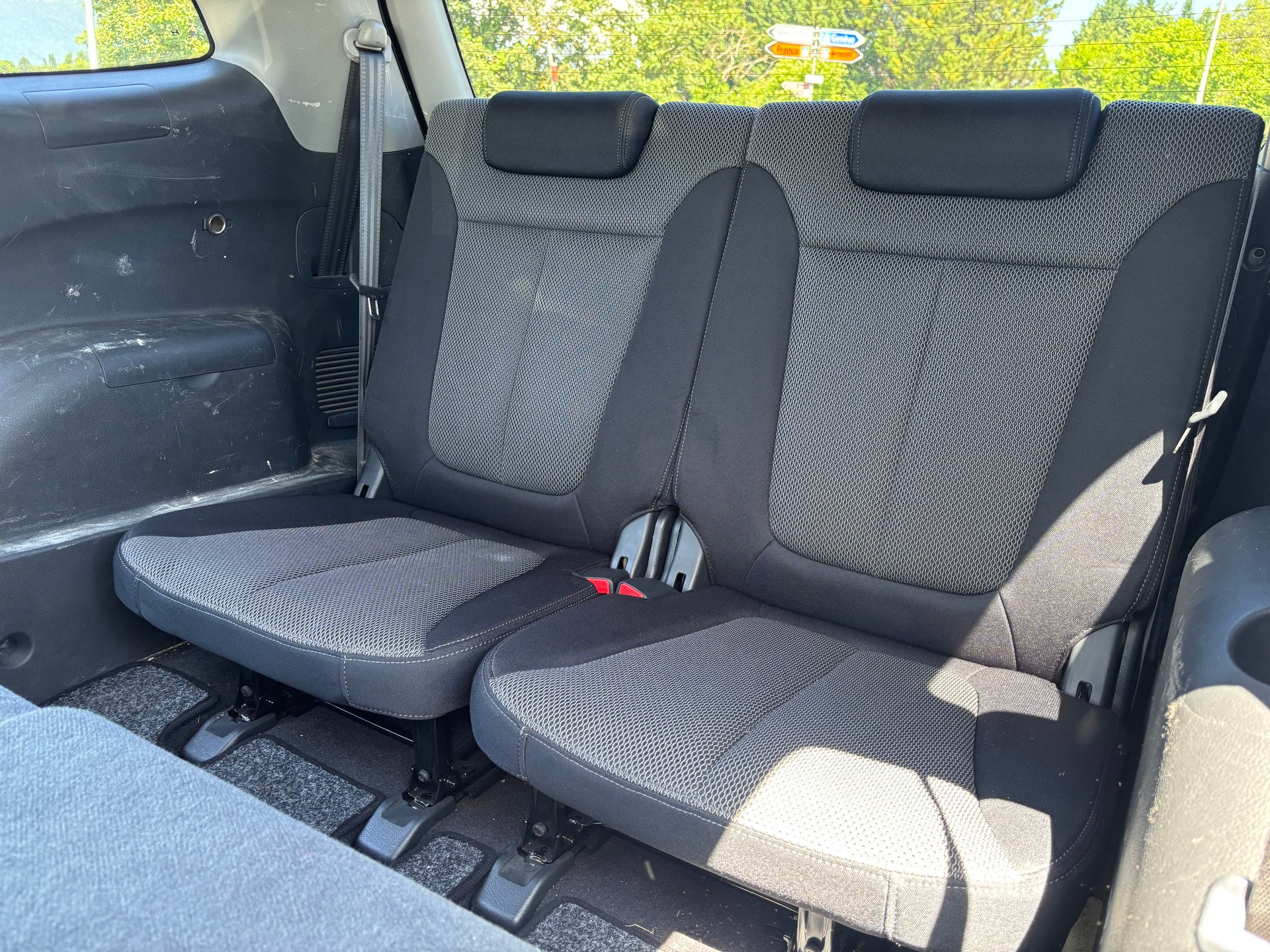 HYUNDAI Santa Fe 2.2 CRDi Premium 4WD Automatic-image-14