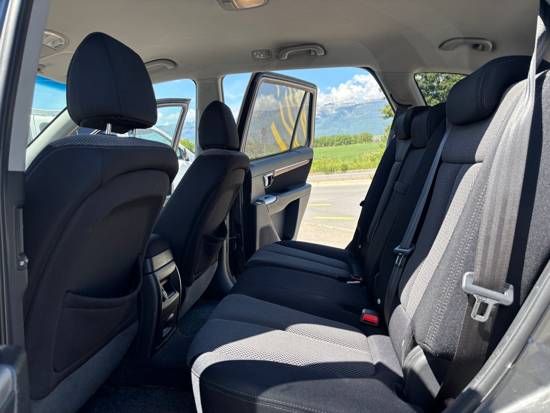 HYUNDAI Santa Fe 2.2 CRDi Premium 4WD Automatic-image-13